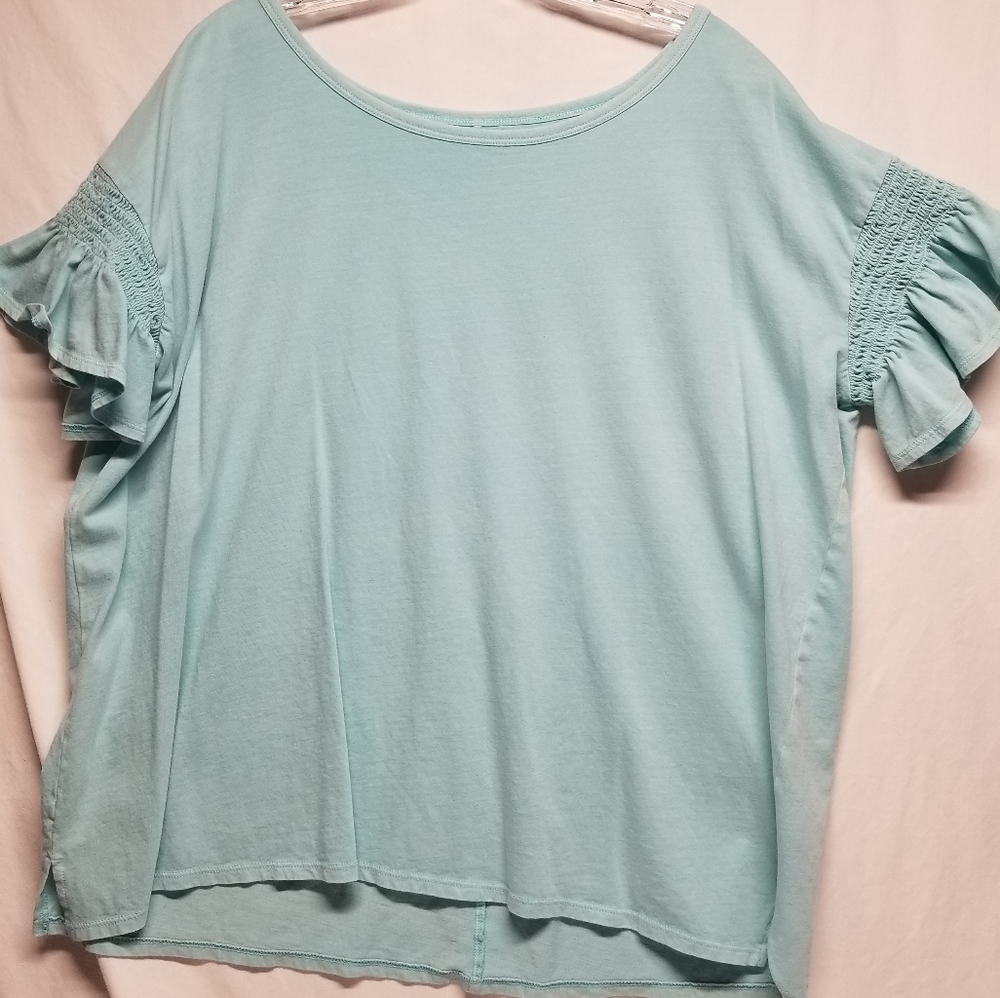NWOT a.n.a. Large Short Sleeve Scoop Neck Fancy Tshirt
